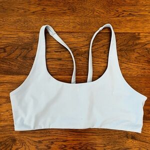 Vuori Yosemite Bra in Oxford (Light Blue), Size Medium